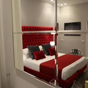 https://millina-suites-in-navona.it-romehotels.com